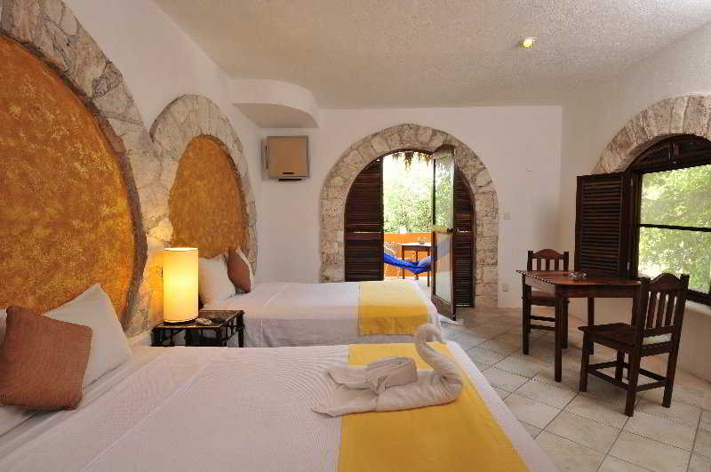 El Tukan El Tukan & Beach Club Nina Moongate