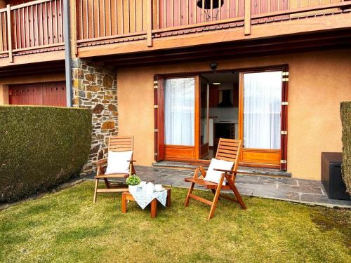 Apartamento renovado con jardín privado parking wifi y piscina — 4-Star Luxury Hotel in Osseja, France