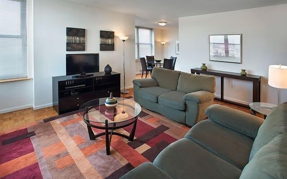 Premier Furnished Apt at Grove Pointe — 4-Star Luxury Hotel in Jersey City, United States