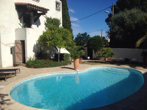 Villa élégante avec piscine privée à Le Cannet — 4-Star Luxury Hotel in Le Cannet, France