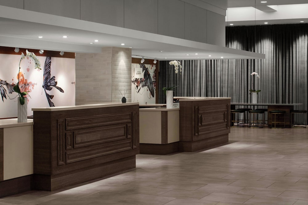 Renaissance Chicago North Shore Hotel - photo 5