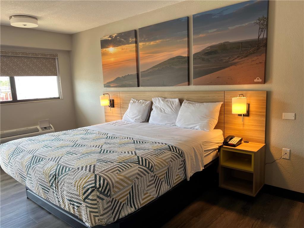 Days Inn by Wyndham Kansas City Northeast - photo 8