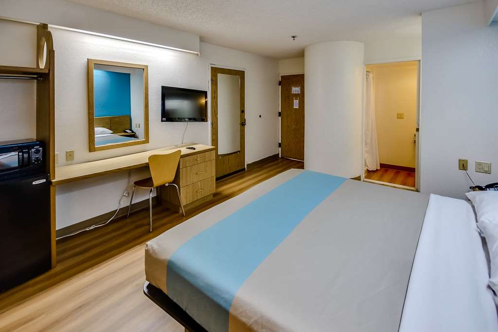 Motel 6 Katy TX Houston - photo 8