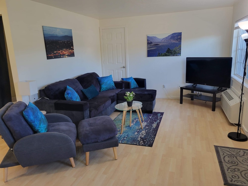 Hood River Suites Apartment Hotel - photo 33