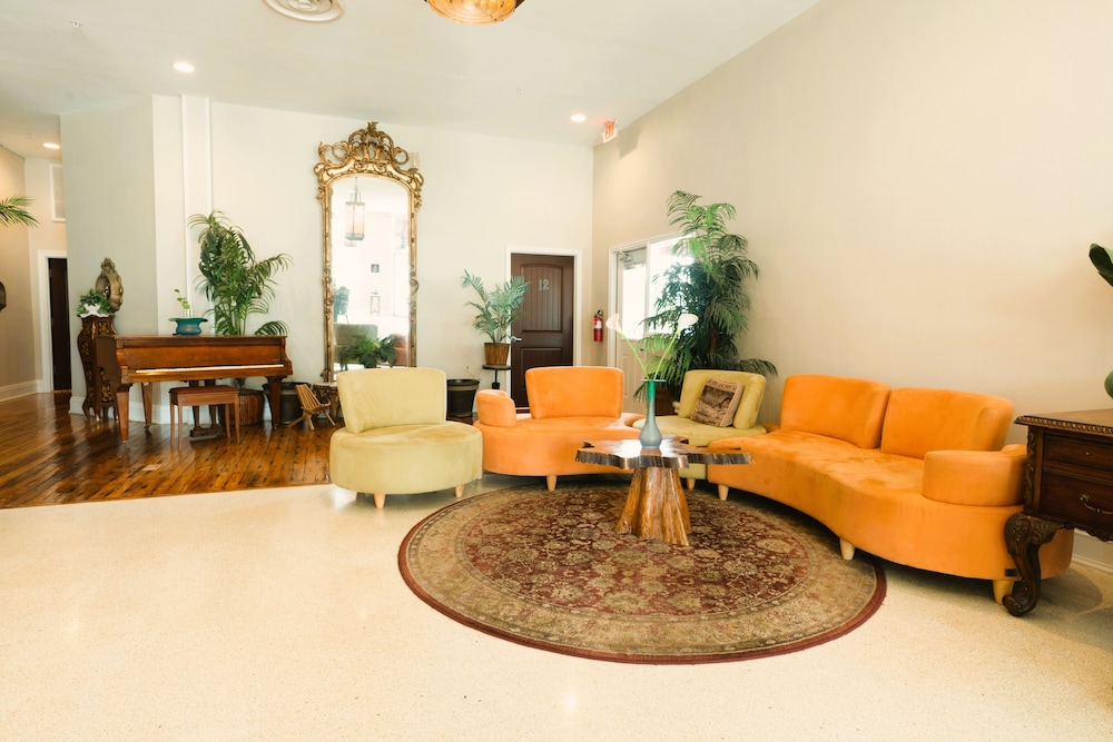 Oaak Tree Hotel - photo 12