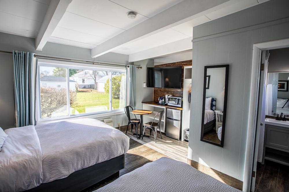 Beachfront Inn - photo 7