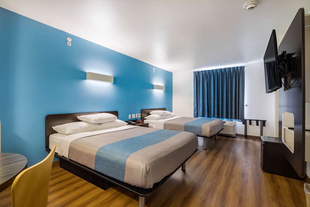 Motel 6 Poplar Bluff MO - photo 26
