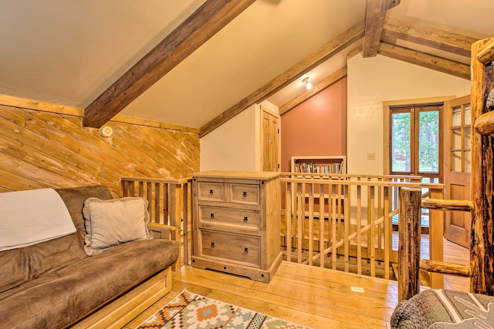 Blue Spruce Cabin with Hot Tub And Resort Amenities - photo 21