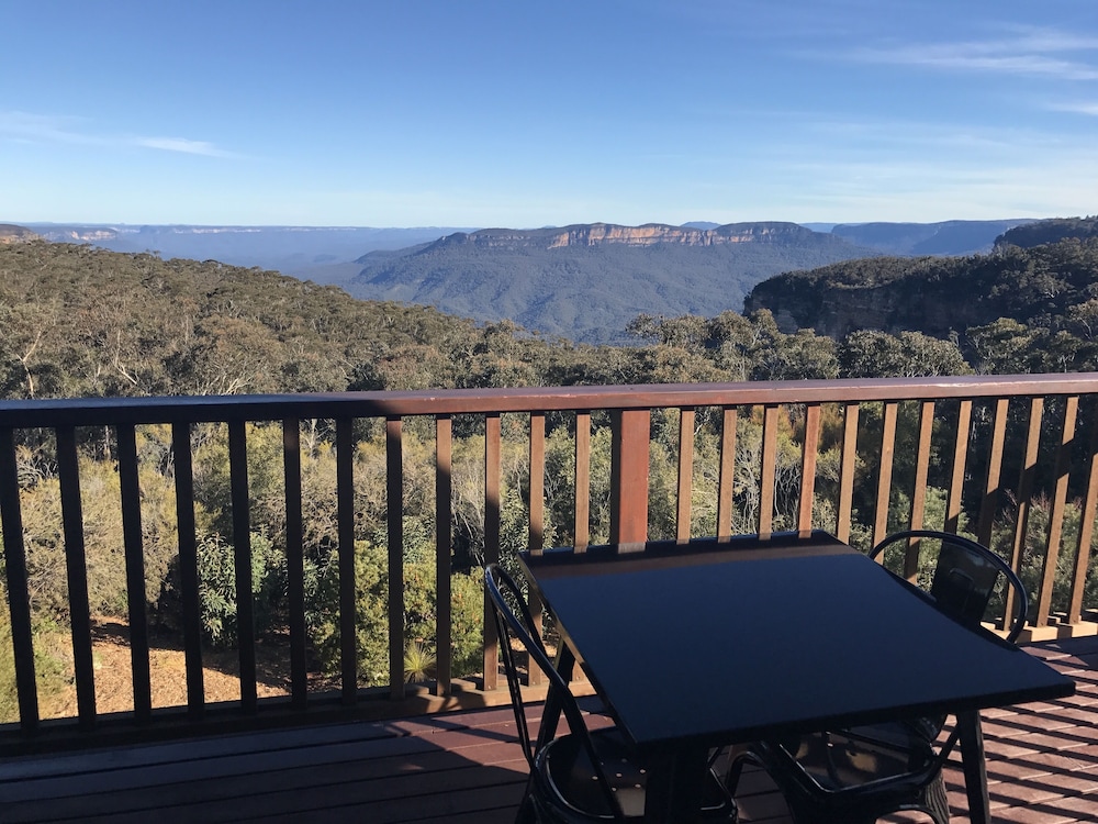 Valley of the Waters B&B — 4-Star Luxury Hotel in Wentworth Falls, Australia