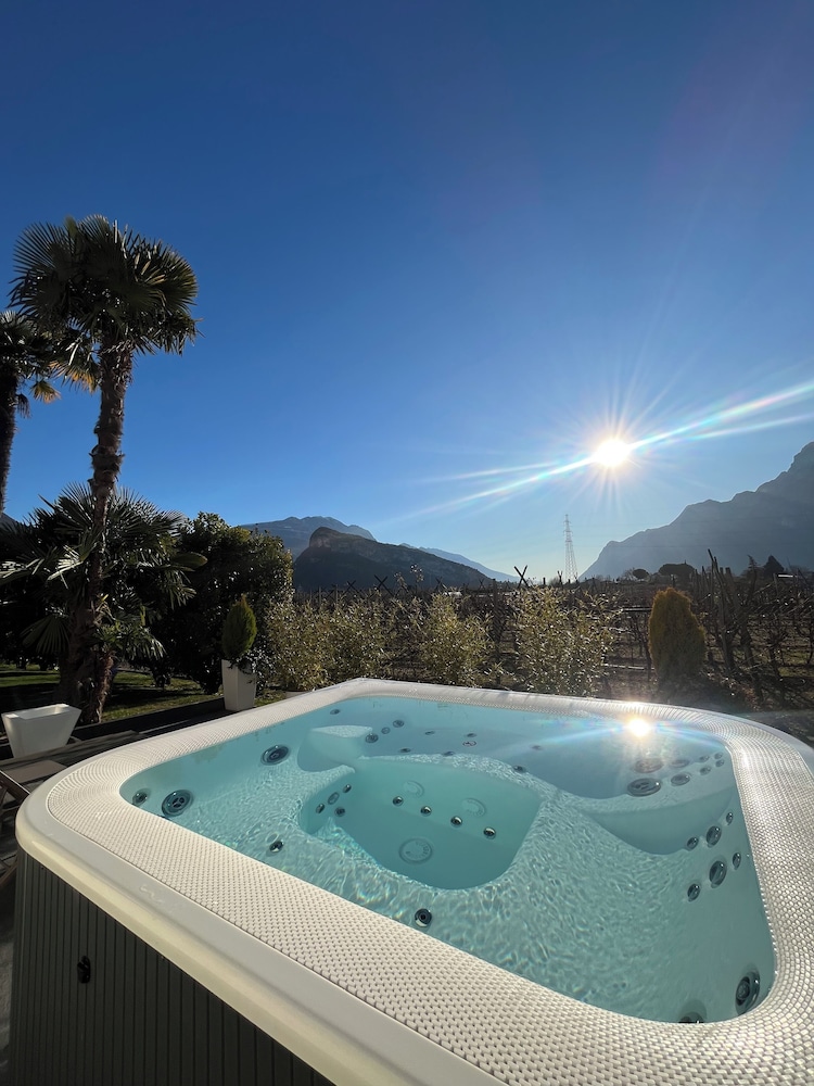 Alea Garda Lake Suite — 4-Star Luxury Hotel in Arco, Italy