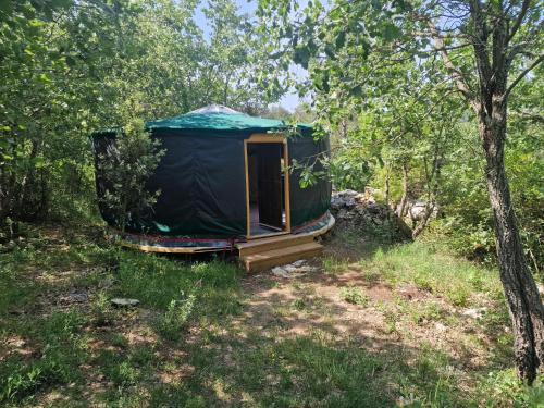 Yourte Cosy En Pleine Nature Proche Sainte Baume — Tourves