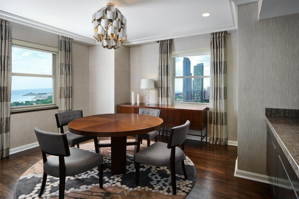 Hilton Chicago - photo 36