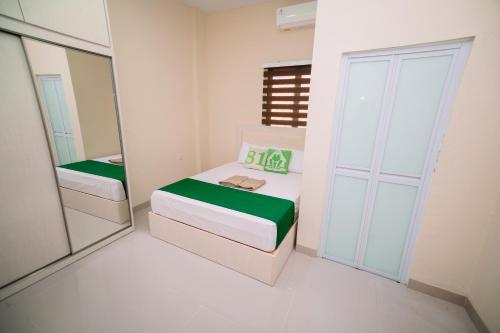 Homestay81 Penuin - carbon neutral hotel in Batam