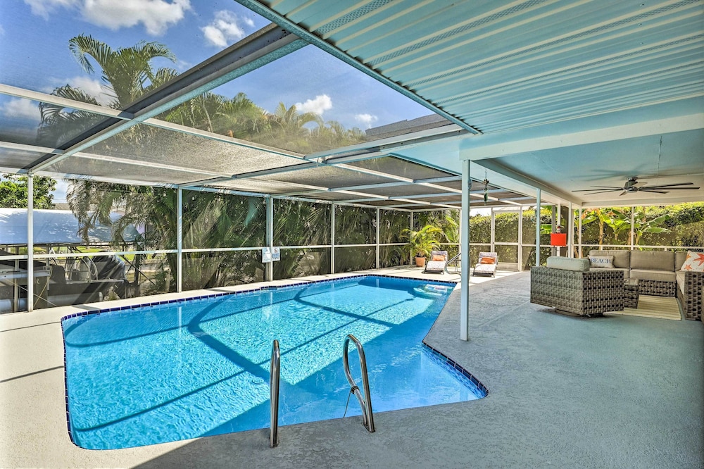 Bright Airy Canalfront Getaway w Heated Pool in North Fort Myers, United States