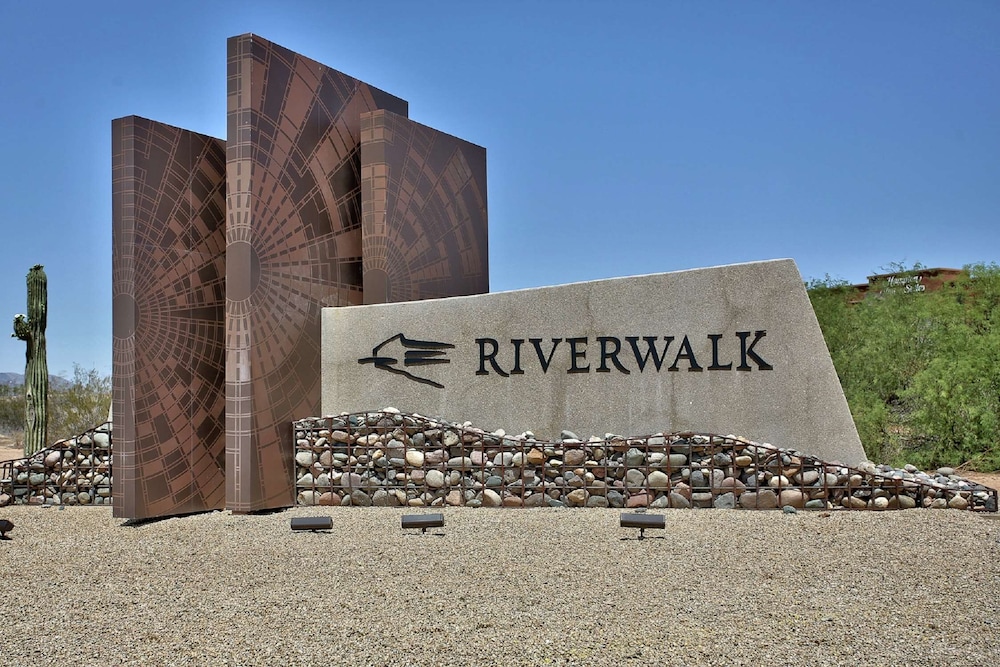 Hampton Inn & Suites Scottsdale at Talking Stick - photo 32