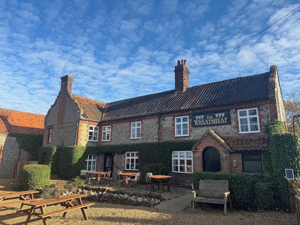 The Wheatsheaf - carbon neutral hotel in Holt