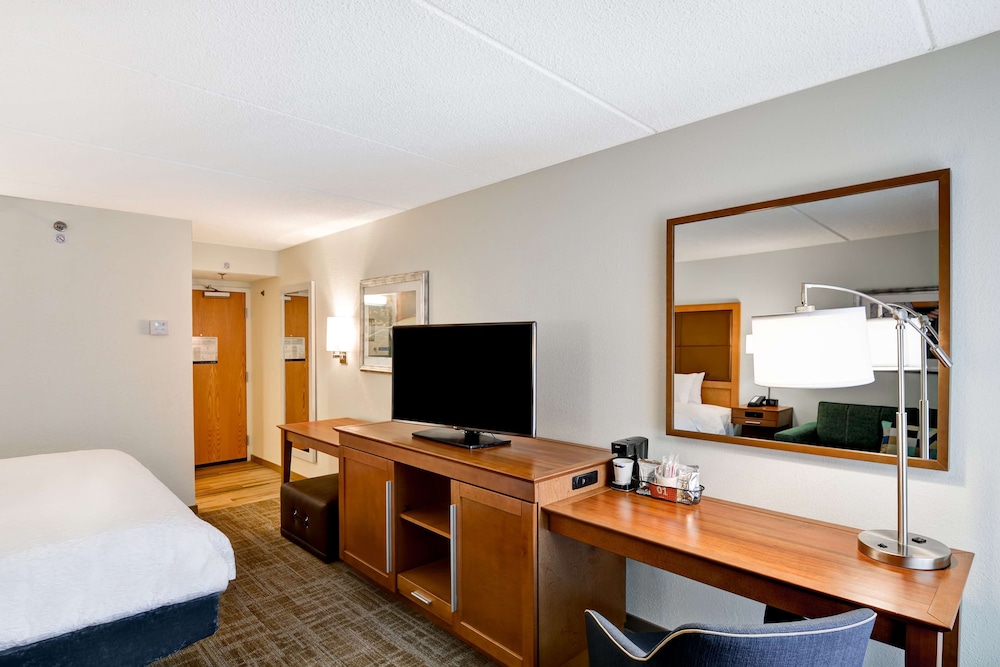 Hampton Inn Albany Wolf Road - photo 18