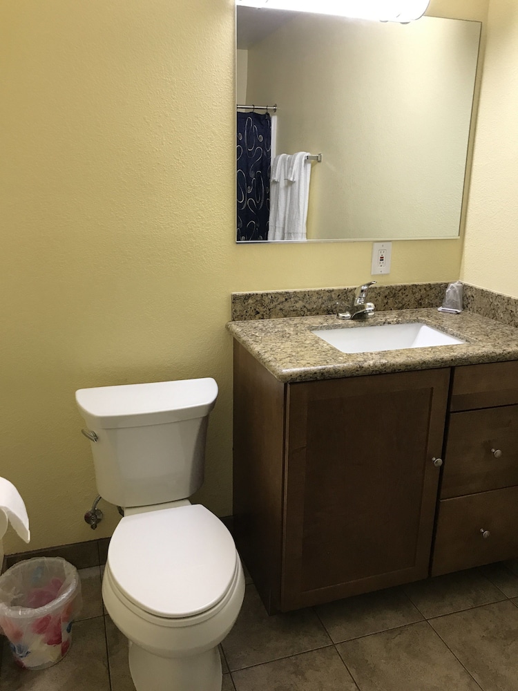 Hacienda Motel - photo 20