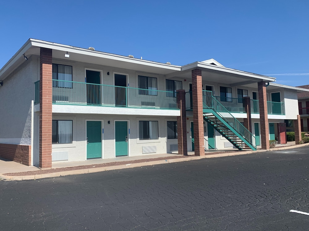 GreenTree Inn of Holbrook AZ - photo 34