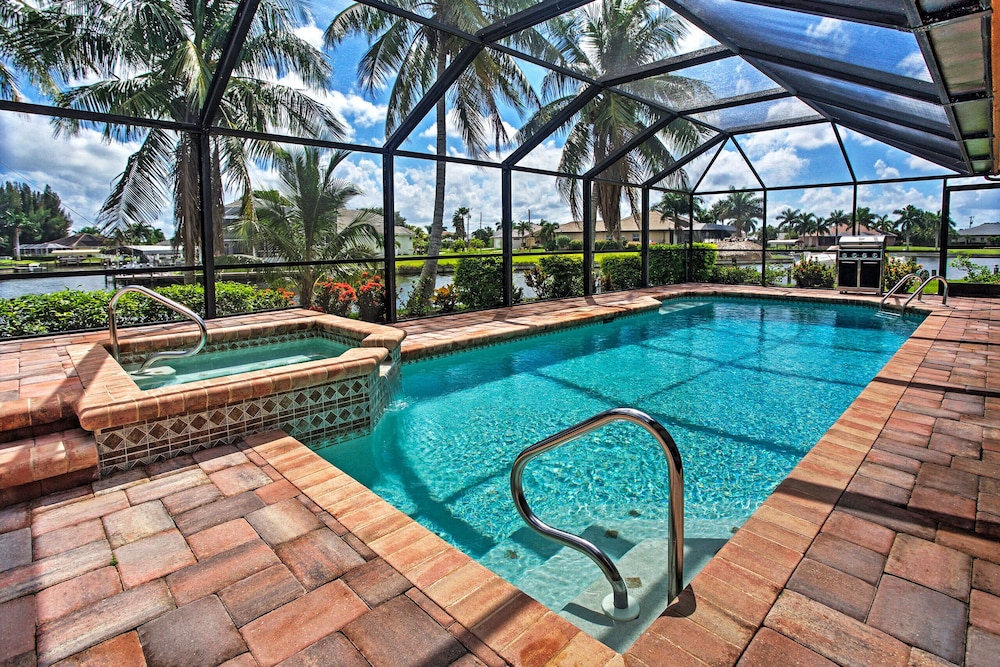Newly Renovated Tropical Getaway in Cape Coral