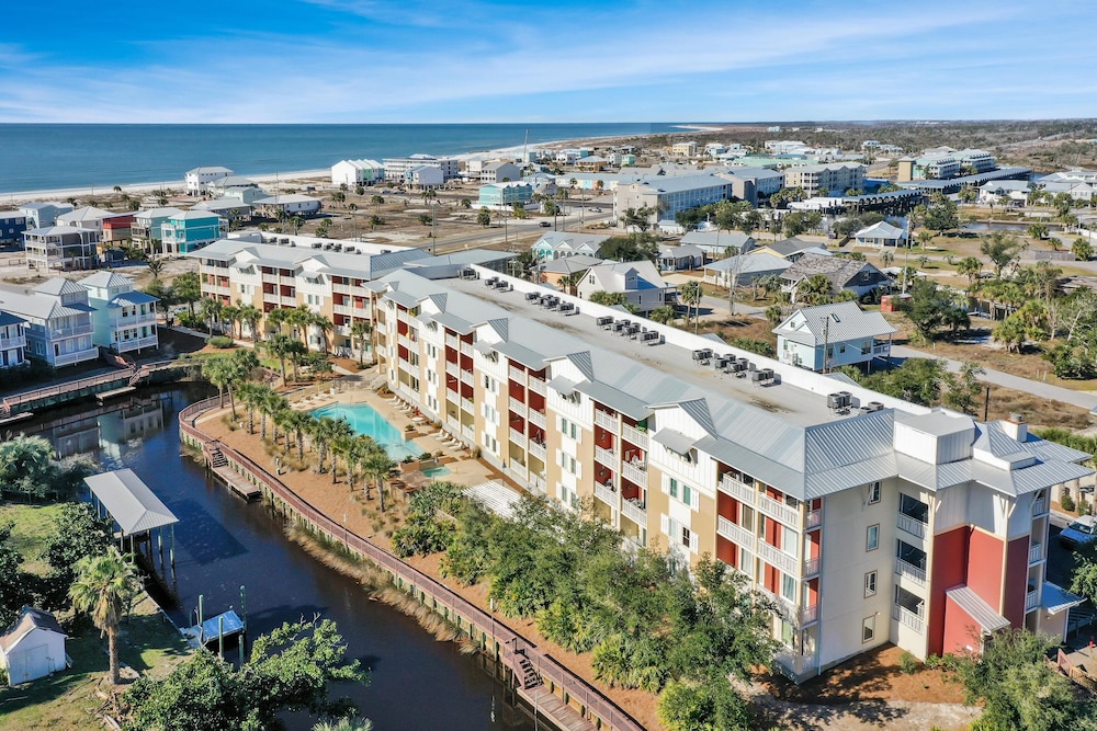 Waterside Village Cottage 3220 by Pristine Properties Vacation Rentals — 4-Star Luxury Hotel in Mexico Beach, United States