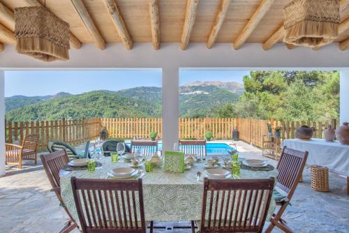 Casa Rural Monte Dios — 4-Star Luxury Hotel in Jubrique, Spain