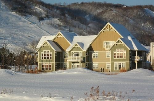 3BR Bright Mountain View Condo at Blue on Monterra — 4-Star Luxury Hotel in Collingwood, Canada