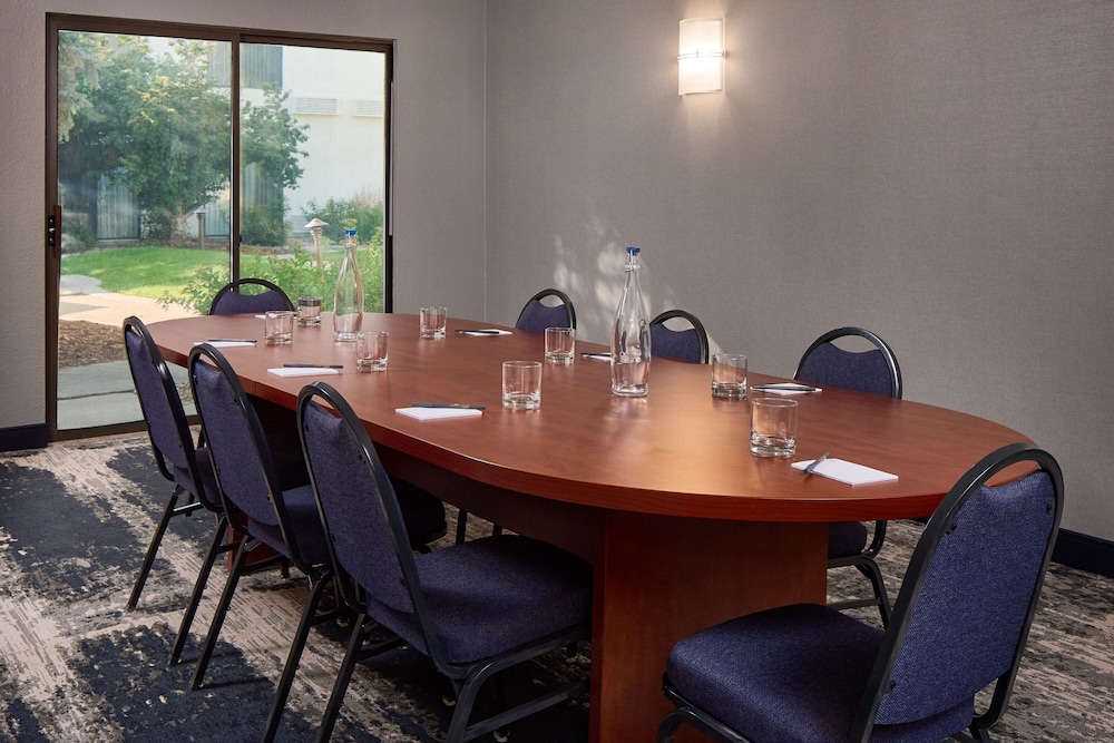 Courtyard by Marriott Fort Collins - photo 36