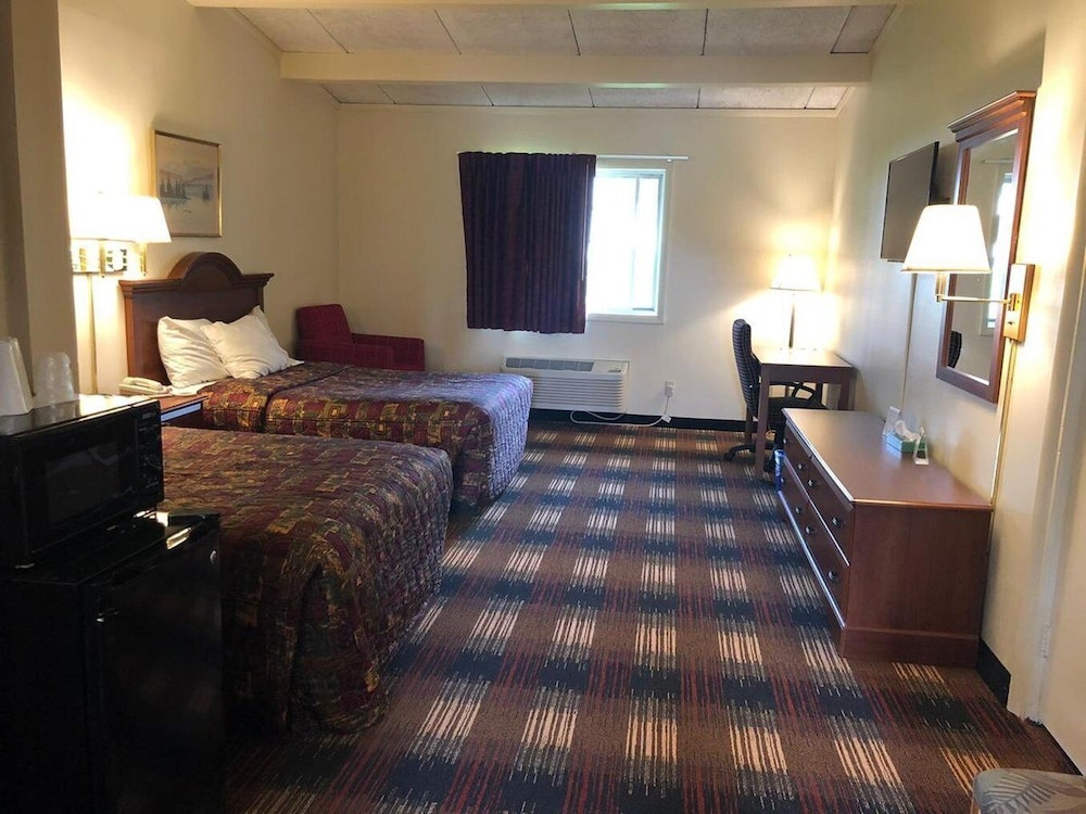 Red Carpet Inn North Syracuse - photo 19