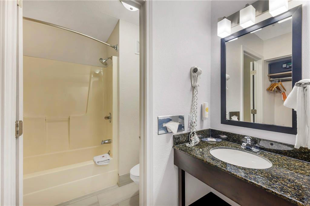 Comfort Inn Bourbonnais near I 57 - photo 15
