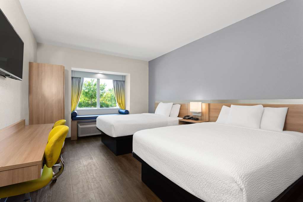 Microtel Inn & Suites by Wyndham Panama City - photo 25