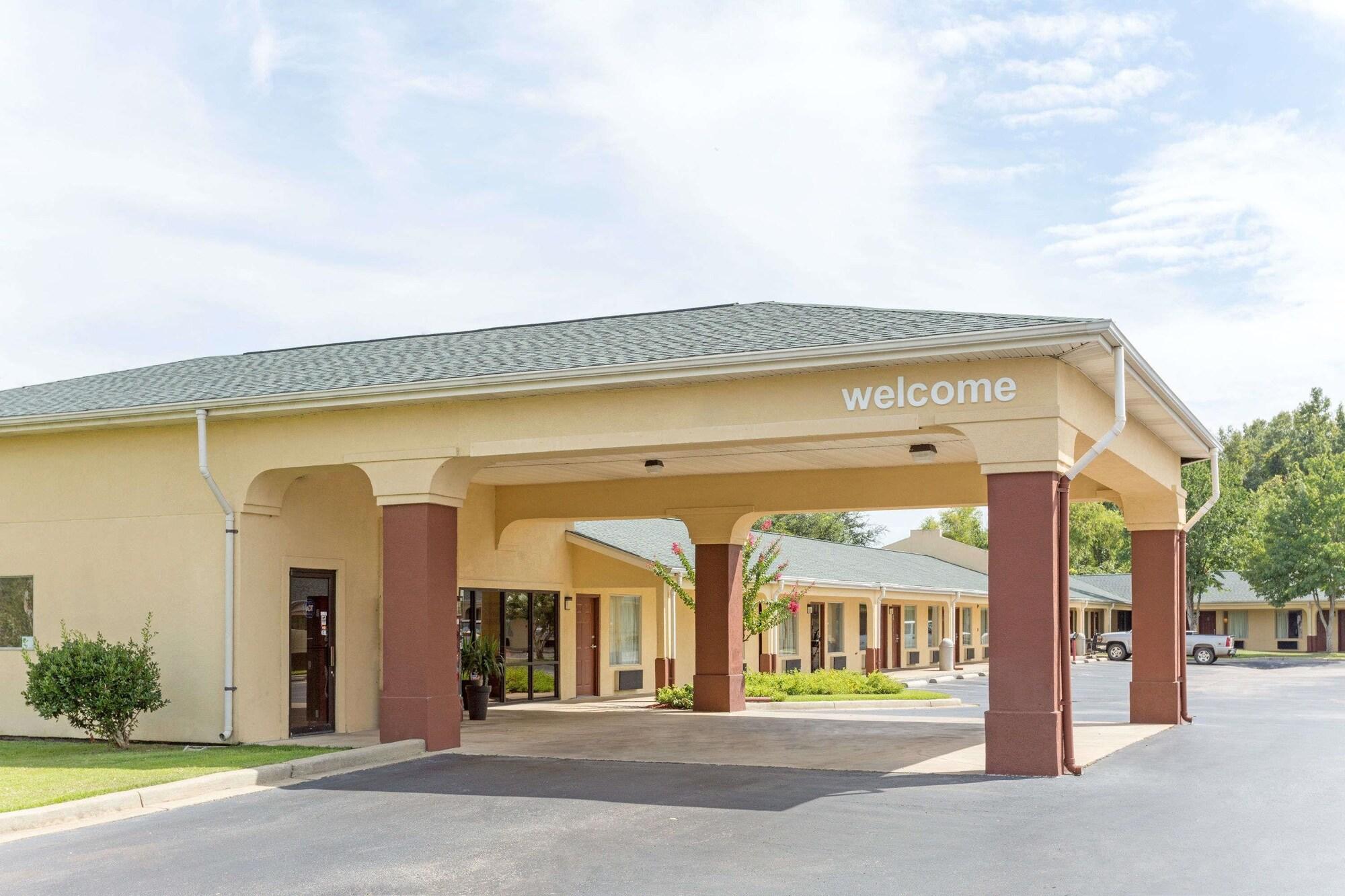 Americas Best Value Inn Suites Sumter — Sumter