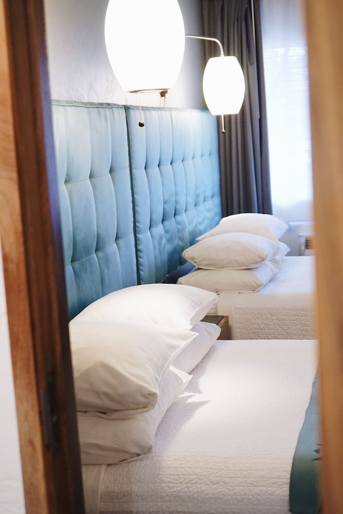 Modern Hotel - photo 14