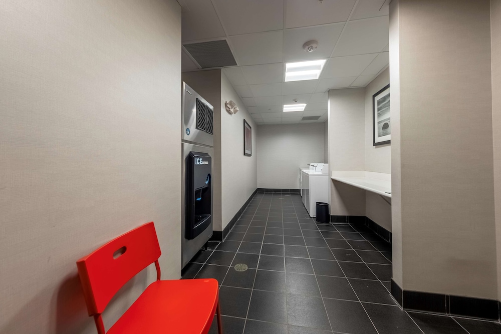 Hampton Inn & Suites DuPont - photo 46