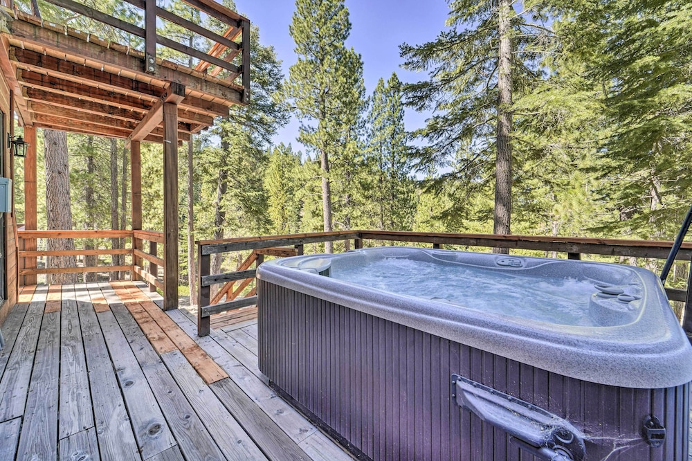 Hot Tub & Ski Shuttle: Northstar Resort House - featured photo
