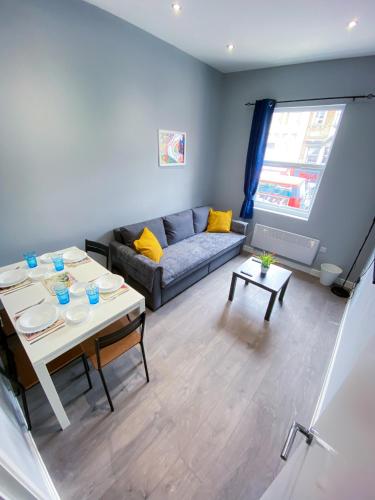 Stylish 1 Bedroom Flat in wood Green — 4-Star Luxury Hotel in London, United Kingdom