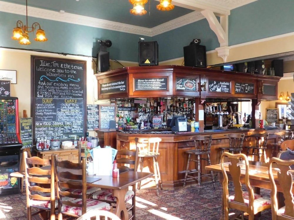 Waverley Inn — Newport — photo 2
