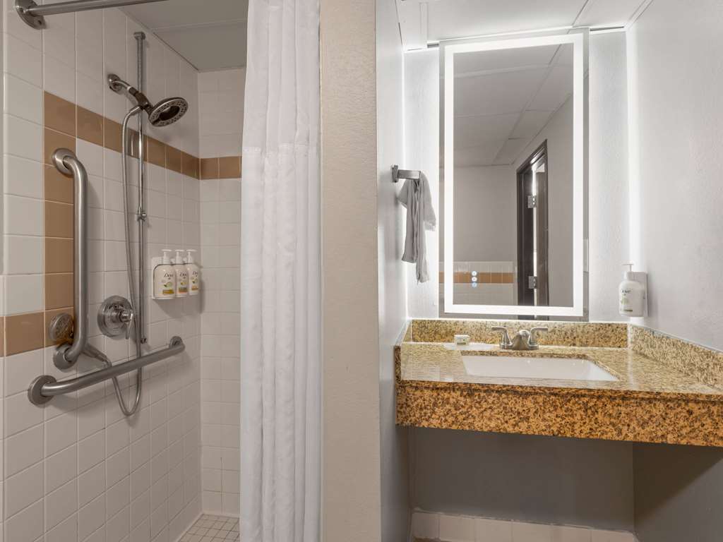 AmericInn by Wyndham Shakopee Near Canterbury Park - photo 23