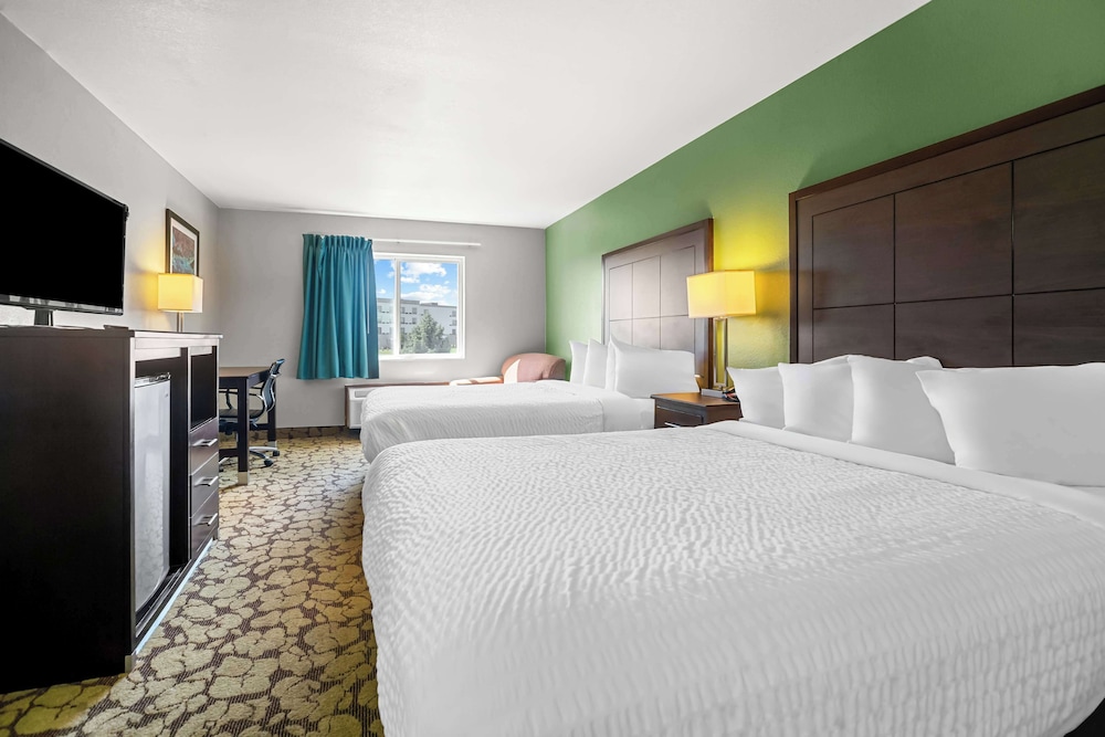 SureStay Plus Hotel by Best Western Bettendorf - photo 17
