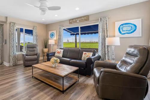 Beachside Oasis in Newport Beach Steps to Balboa Park Pier and The Fun Zone in Newport Beach, United States