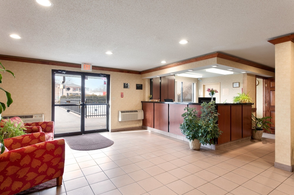 Super 8 by Wyndham Niagara Falls NY - photo 4