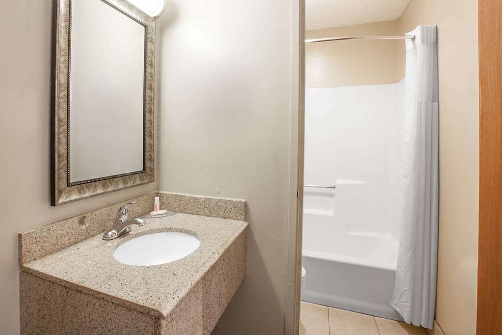 Super 8 by Wyndham Natchitoches - photo 6
