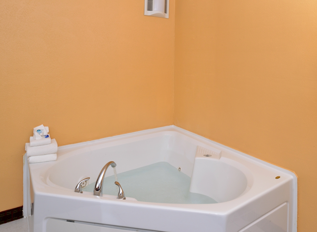 Americas Best Value Inn Geneva - photo 13