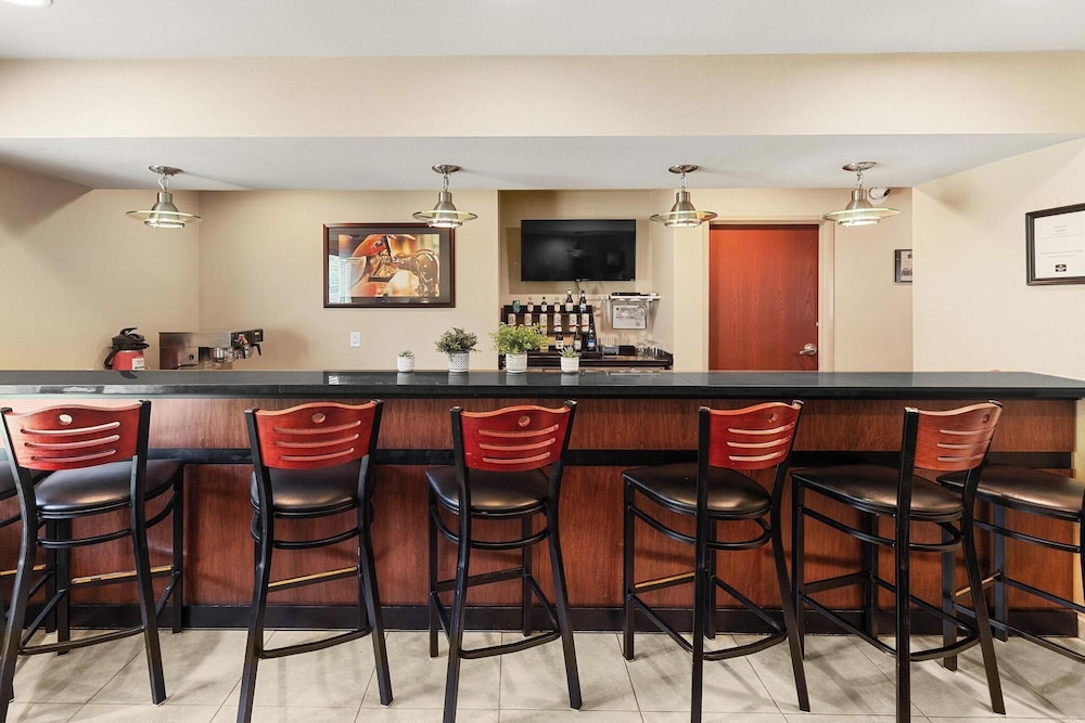 Cobblestone Hotel & Suites Knoxville - photo 44