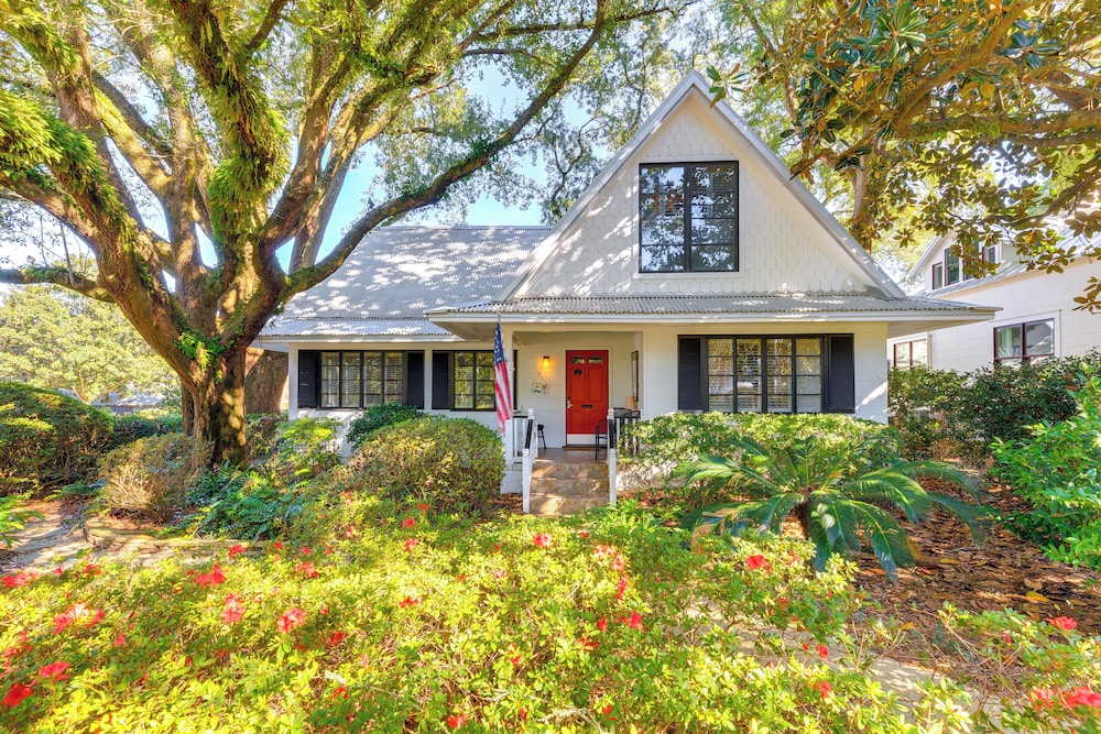 Walkable Home Near Beach And Downtown Fairhope 21233498 — Fairhope