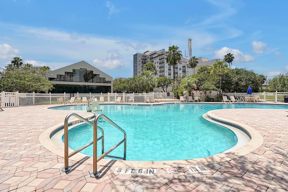 Cozy Condos Near Universal & Seaworld — 4-Star Luxury Hotel in Orlando, United States