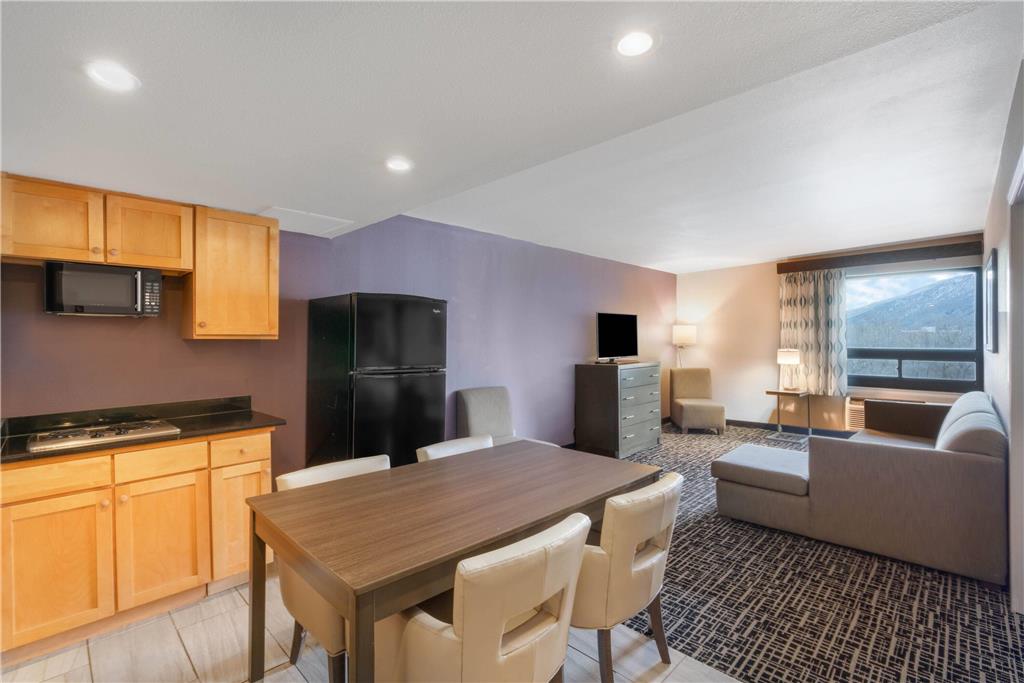 La Quinta Inn & Suites by Wyndham Glenwood Springs - photo 40