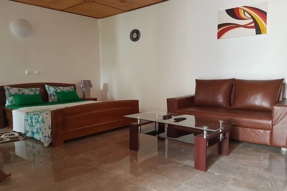 Hotel Les Oliviers in Jacqueville, Côte D'Ivoire