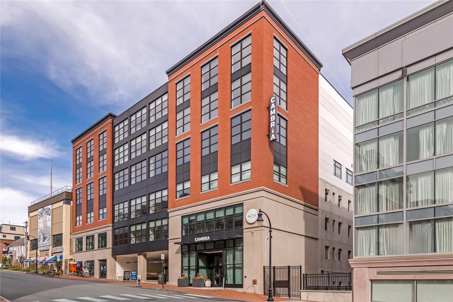 Cambria Hotel Portland Downtown Old Port - photo 3
