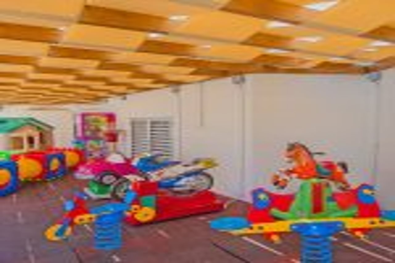 New Famagusta Hotel and Suites